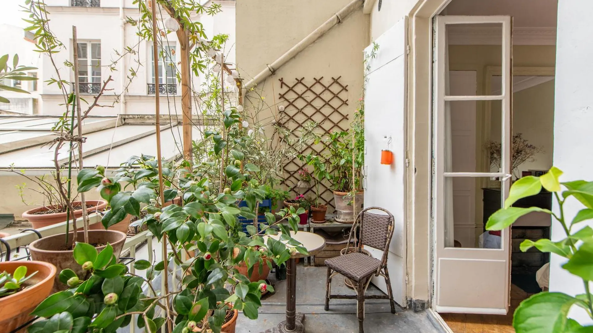 Geranimus Enghien Apartment Paris
