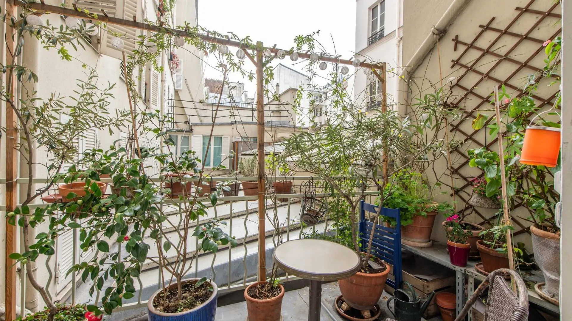 Geranimus Enghien Apartment Paris